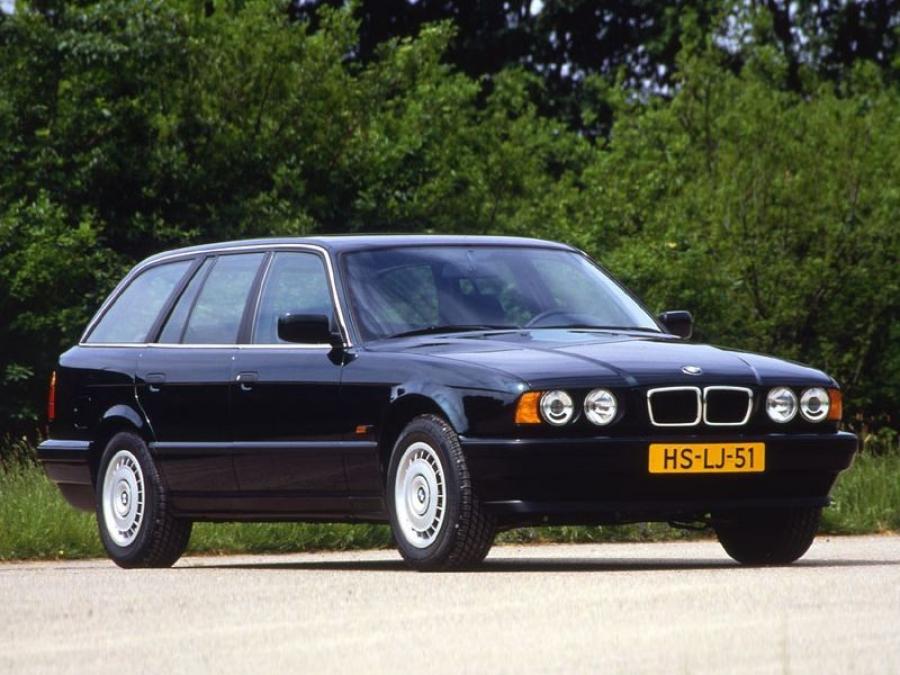  BMW 518i Touring 1993 года  (фото 1 из 2)